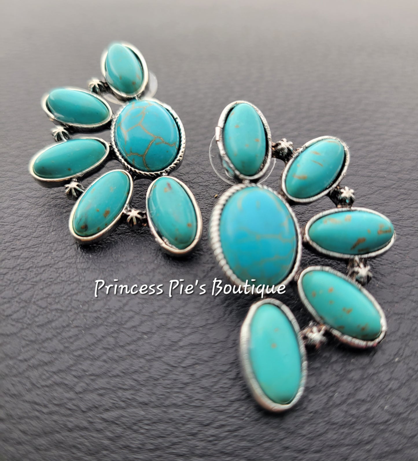 Cluster Turquoise Studders